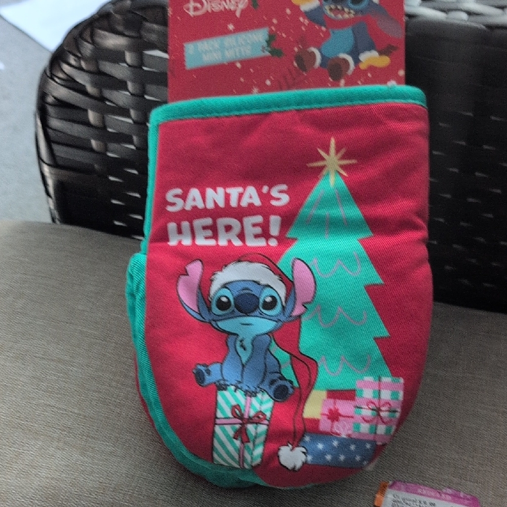 Disney Stitch Holiday Oven Mitt - Red and Green